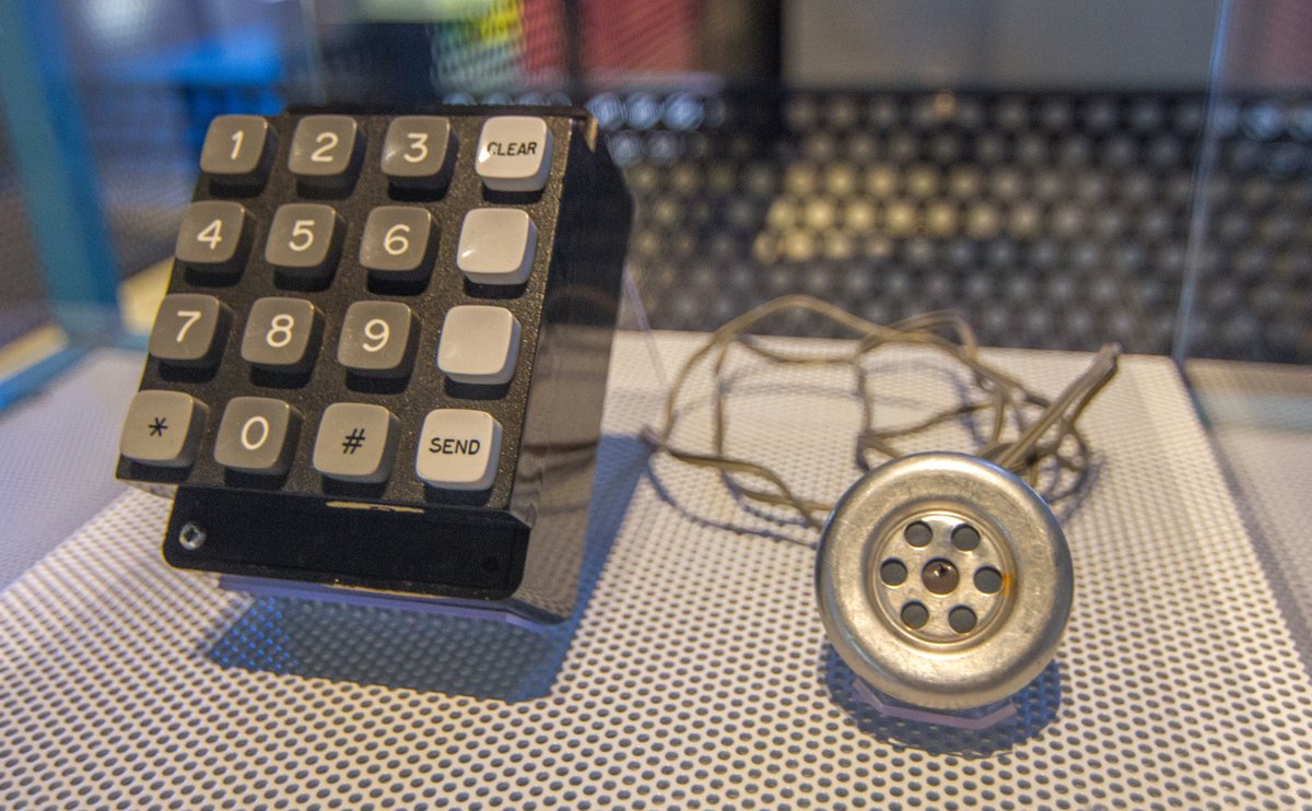 Figure 2 — A blue box on display at the Powerhouse Museum in Sydney, Australia. This exemplar is a typical late-1960s / early-1970s analog blue box: a small enclosure containing a Wien-bridge or similar dual-…